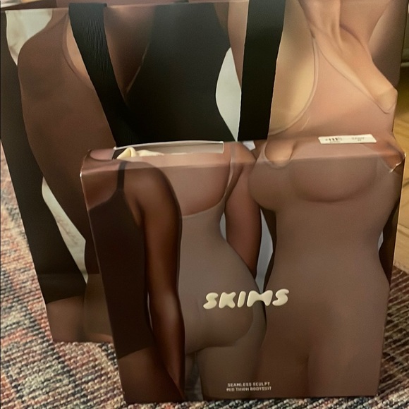 SKIMS Mid Thigh Bodysuit - SAND - Picture 2 of 6